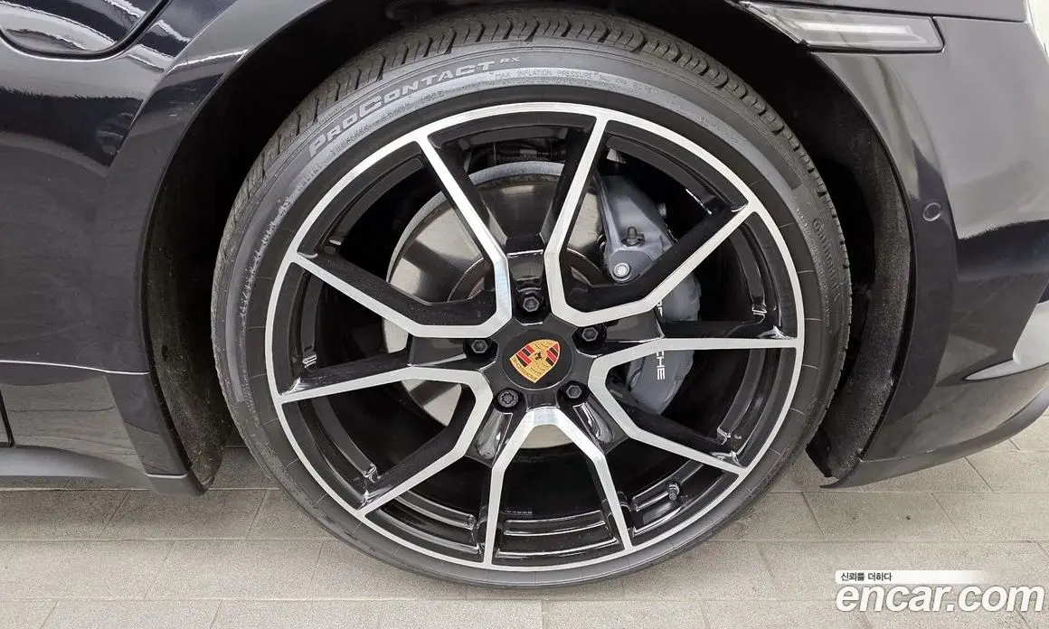 Porsche Taycan 2024 0.1 автомат (гидро), фото 5