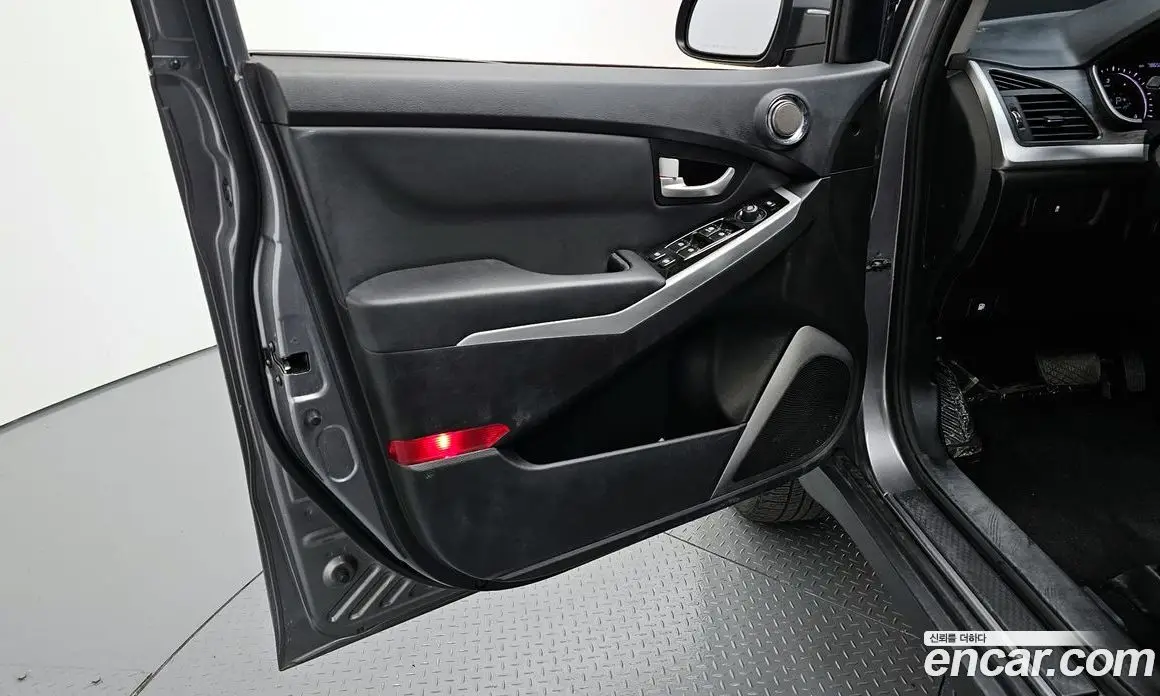 SsangYong Korando 2014 2.0 автомат (гидро), фото 14