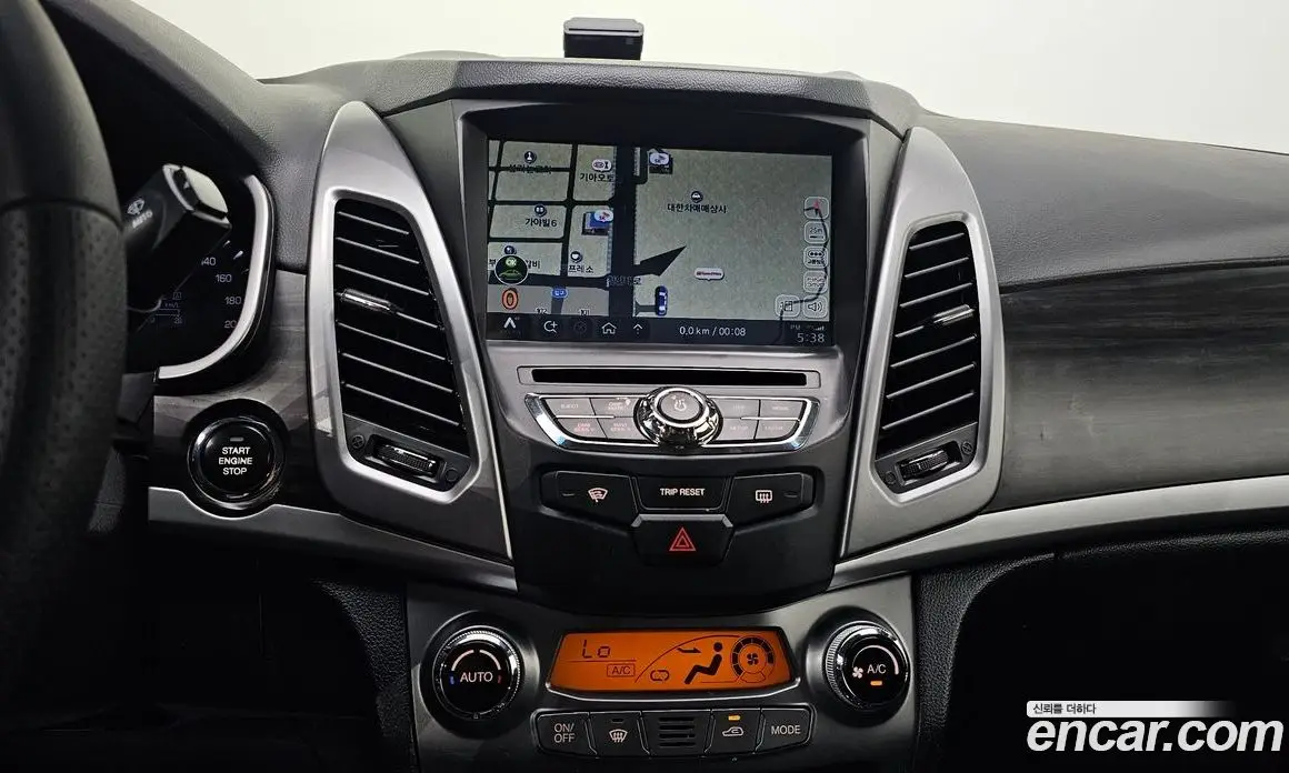 SsangYong Korando 2014 2.0 автомат (гидро), фото 14