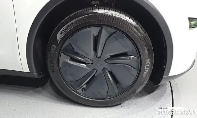 Tesla Model Y 2025 0.2 автомат (гидро), миниатюра 5 Tesla Model Y 2025 0.2 автомат (гидро), миниатюра 5