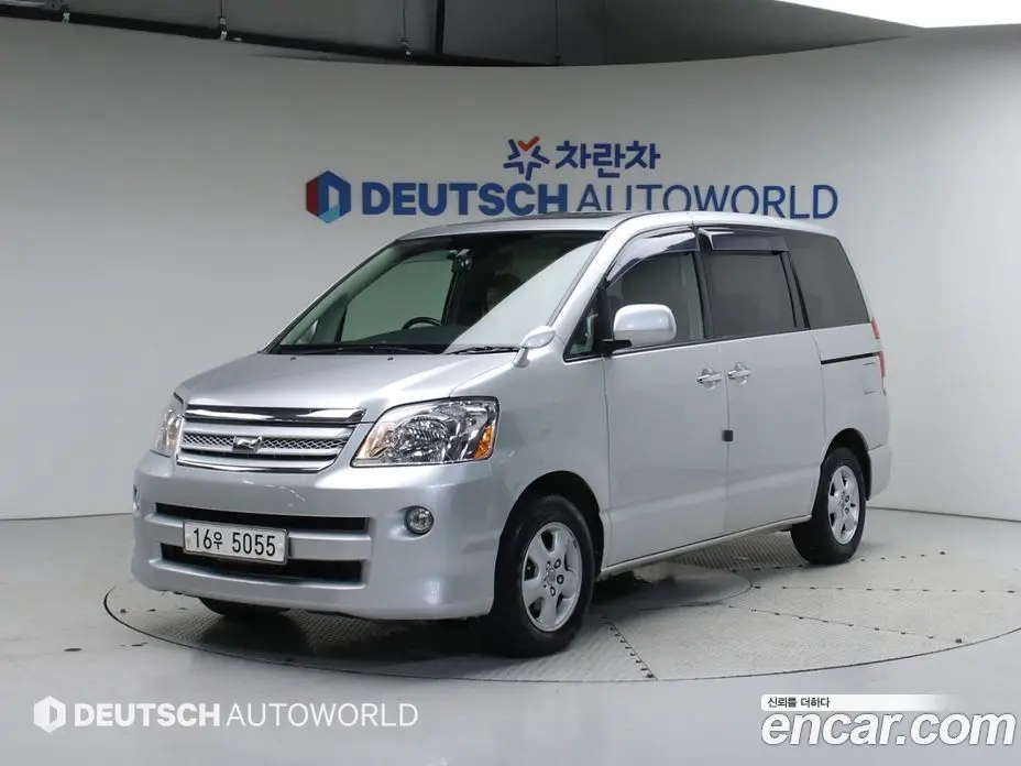 Toyota Noah 2005 2.0 автомат (вариатор), фото 1 Toyota Noah 2005 2.0 автомат (вариатор), фото 1