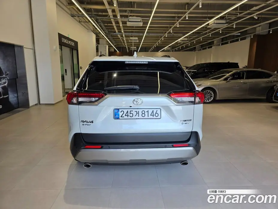 Toyota RAV4 2025 2.5 автомат (вариатор), фото 4 Toyota RAV4 2025 2.5 автомат (вариатор), фото 4