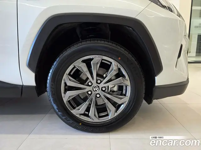 Toyota RAV4 2025 2.5 автомат (вариатор), миниатюра 5 Toyota RAV4 2025 2.5 автомат (вариатор), миниатюра 5