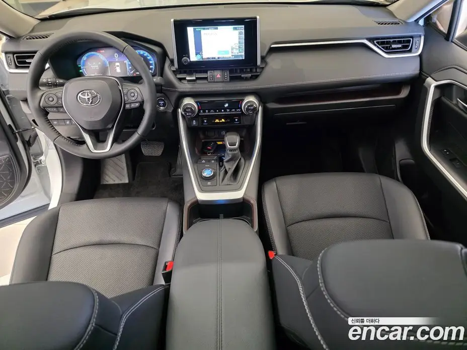 Toyota RAV4 2025 2.5 автомат (вариатор), фото 7 Toyota RAV4 2025 2.5 автомат (вариатор), фото 7