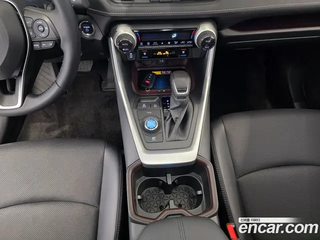 Toyota RAV4 2025 2.5 автомат (вариатор), миниатюра 9 Toyota RAV4 2025 2.5 автомат (вариатор), миниатюра 9