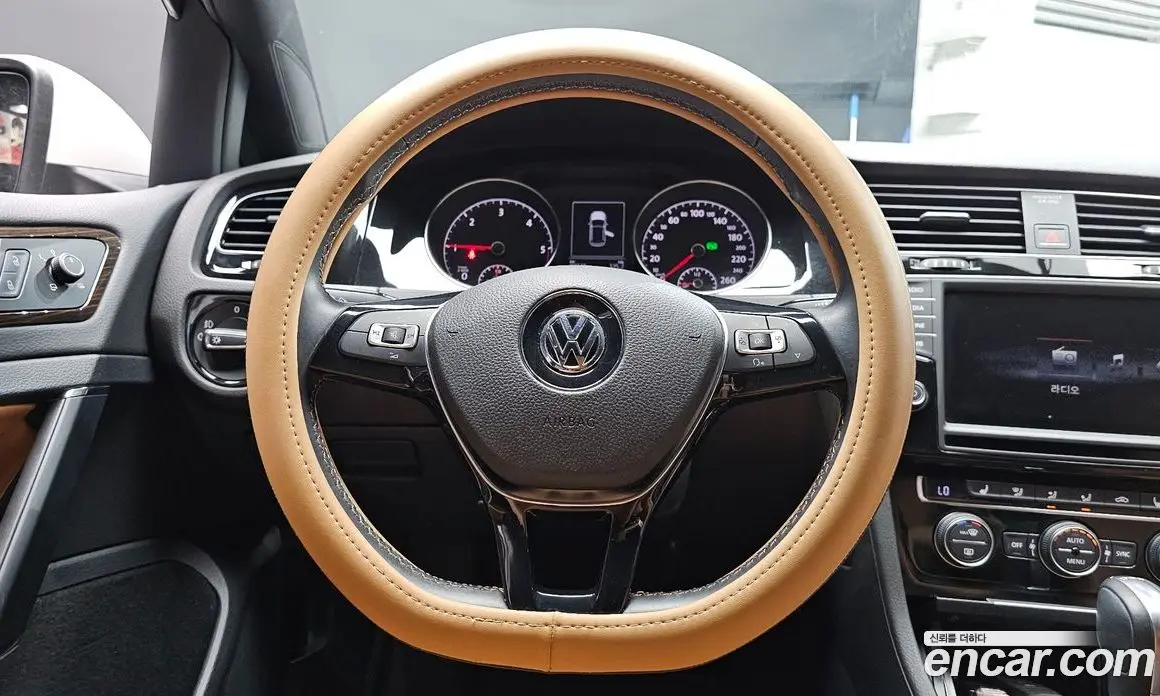 Volkswagen Golf 2015 2.0 автомат (гидро), фото 13