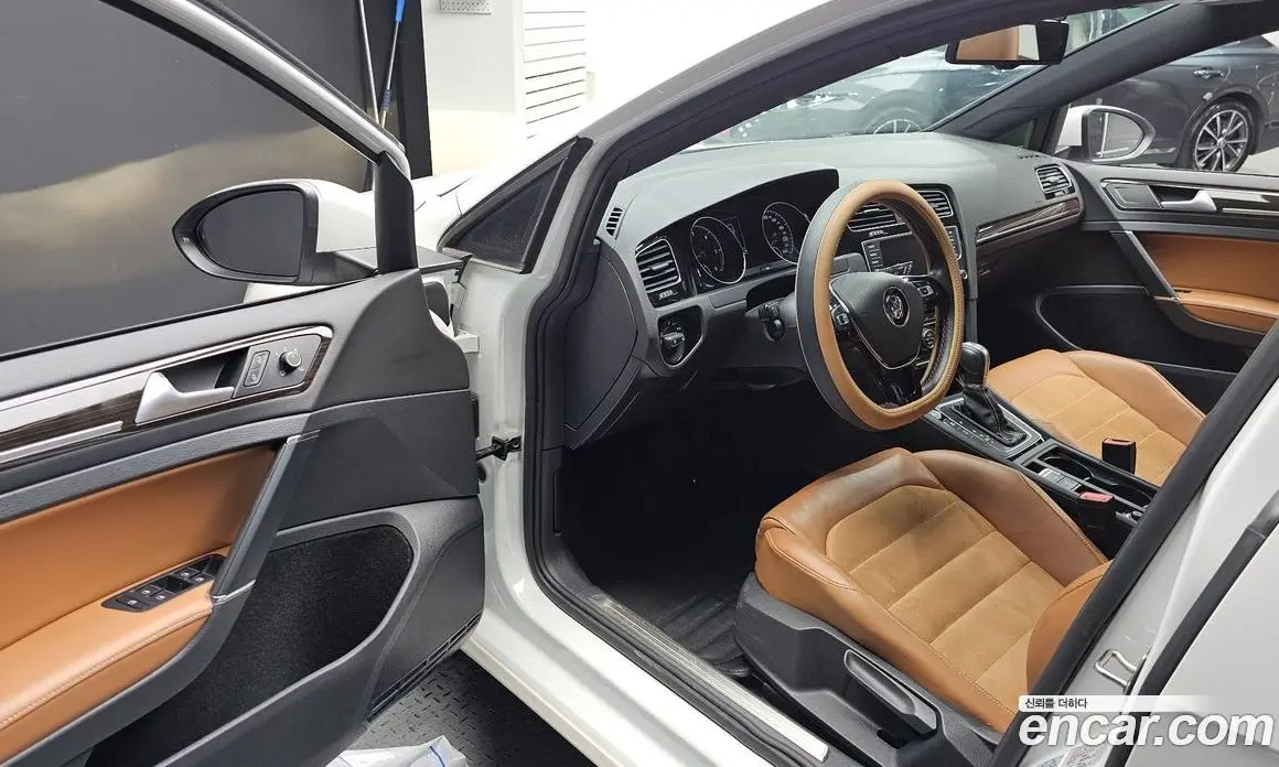 Volkswagen Golf 2015 2.0 автомат (гидро), фото 10
