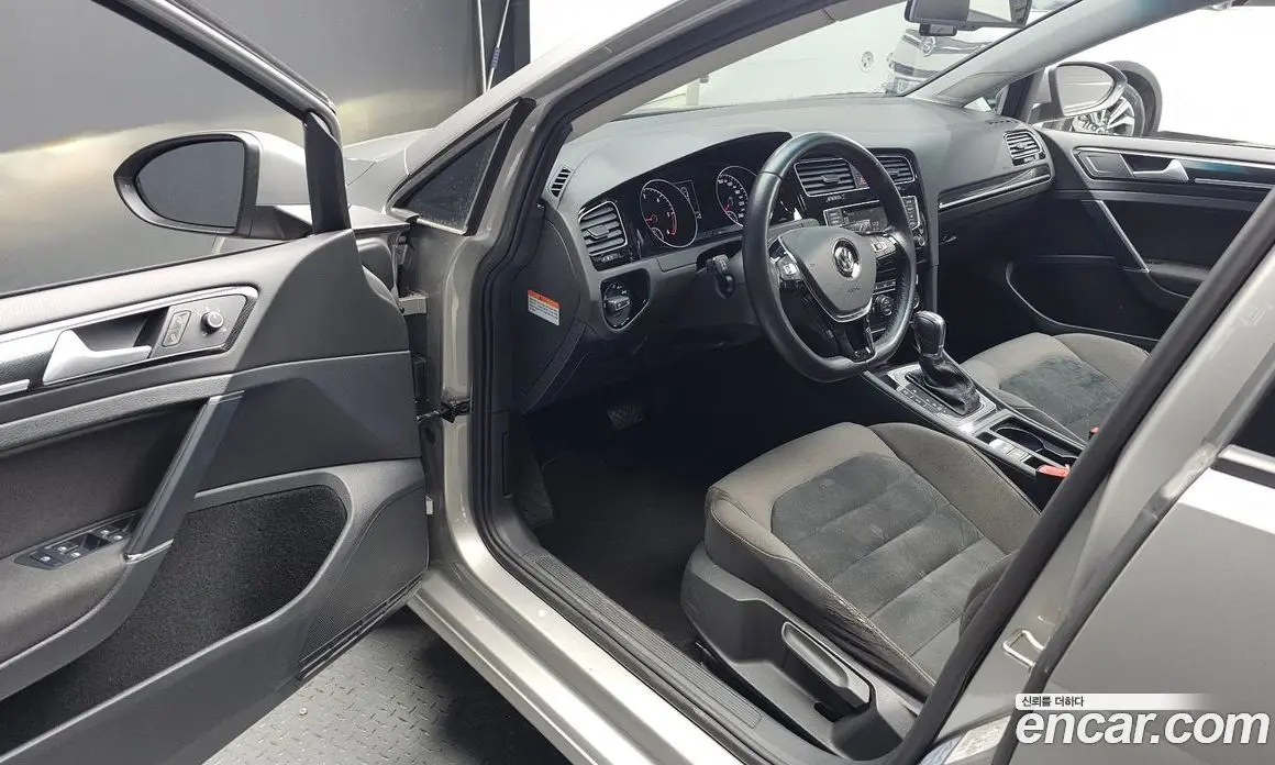 Volkswagen Golf 2015 2.0 автомат (гидро), фото 10