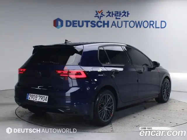 Volkswagen Golf 2022 2.0 автомат (гидро), миниатюра 2