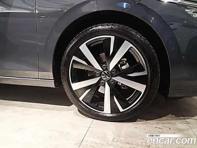 Volkswagen Golf 2025 2.0 автомат (гидро), миниатюра 5
