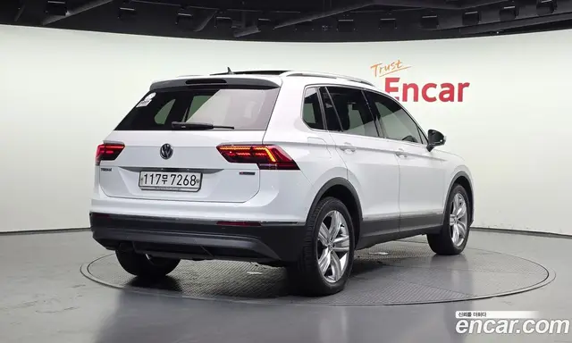 Volkswagen Tiguan 2020 2.0 автомат (гидро), миниатюра 2