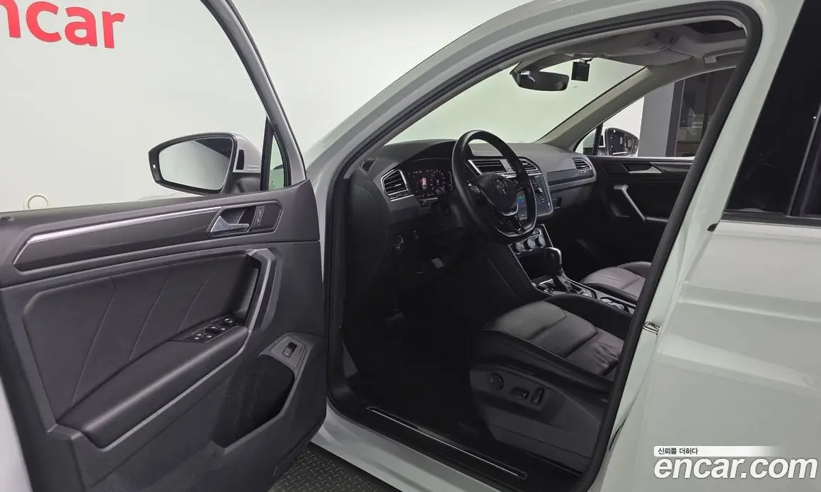 Volkswagen Tiguan 2020 2.0 автомат (гидро), фото 13