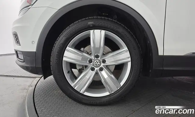 Volkswagen Tiguan 2020 2.0 автомат (гидро), миниатюра 5