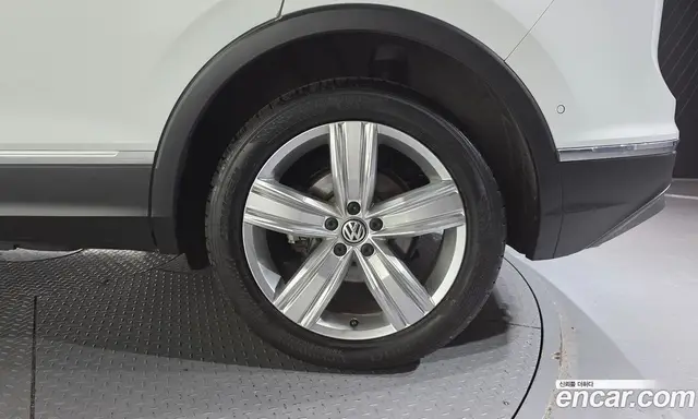 Volkswagen Tiguan 2020 2.0 автомат (гидро), миниатюра 7