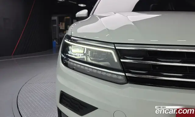 Volkswagen Tiguan 2020 2.0 автомат (гидро), миниатюра 8