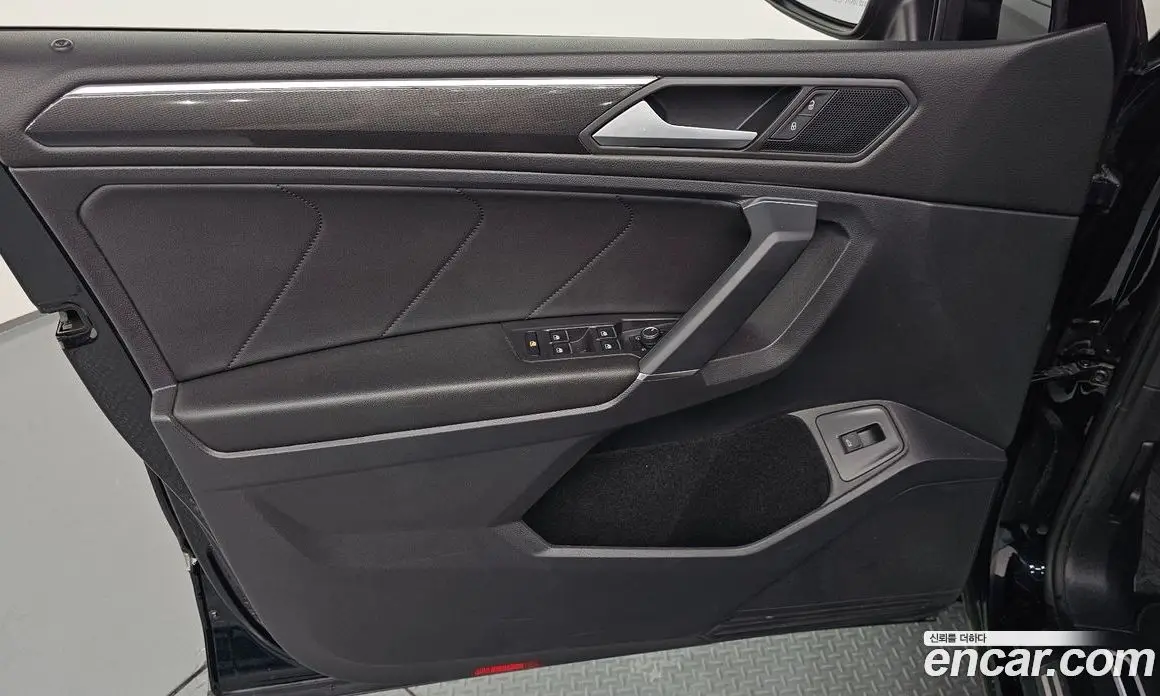 Volkswagen Tiguan 2020 2.0 автомат (гидро), фото 14