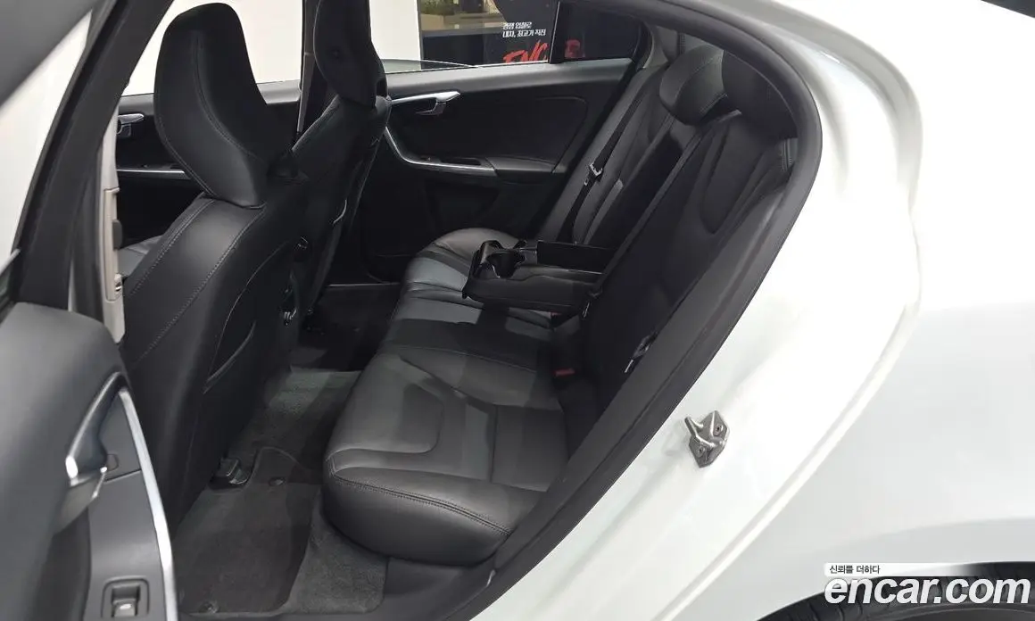 Volvo S60 2014 1.6 автомат (гидро), фото 31