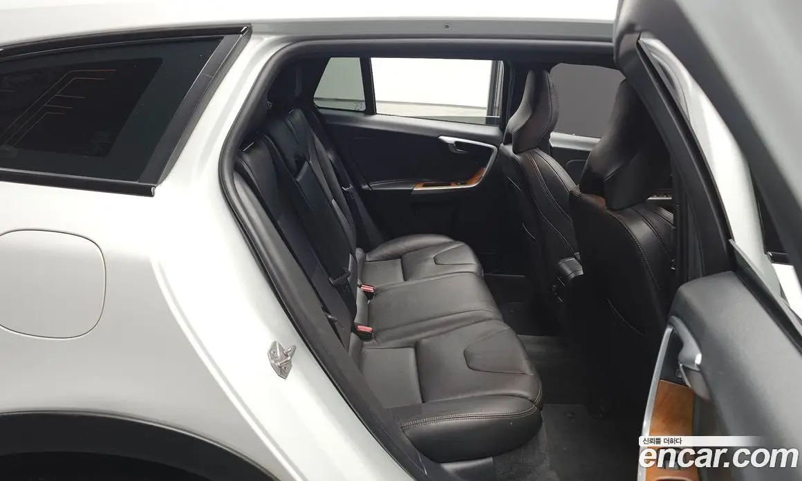 Volvo V60 2017 2.0 автомат (гидро), фото 11