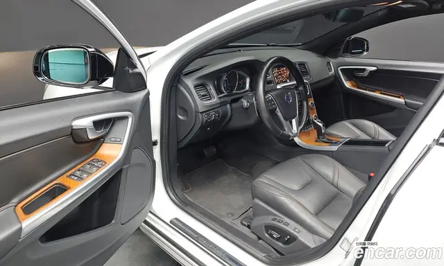 Volvo V60 2017 2.0 автомат (гидро), миниатюра 12