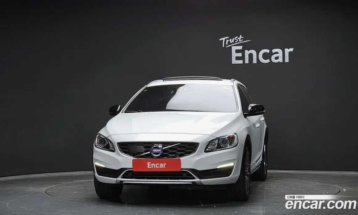 Volvo V60 2017 2.0 автомат (гидро), фото 3