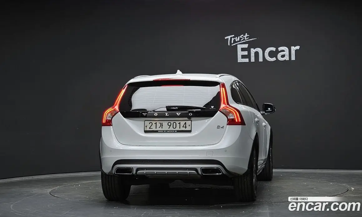 Volvo V60 2017 2.0 автомат (гидро), фото 4