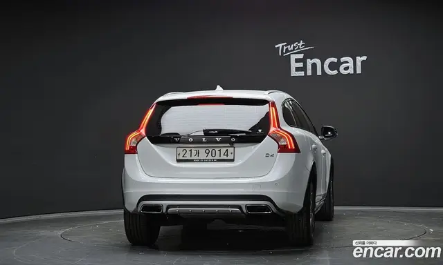 Volvo V60 2017 2.0 автомат (гидро), миниатюра 4