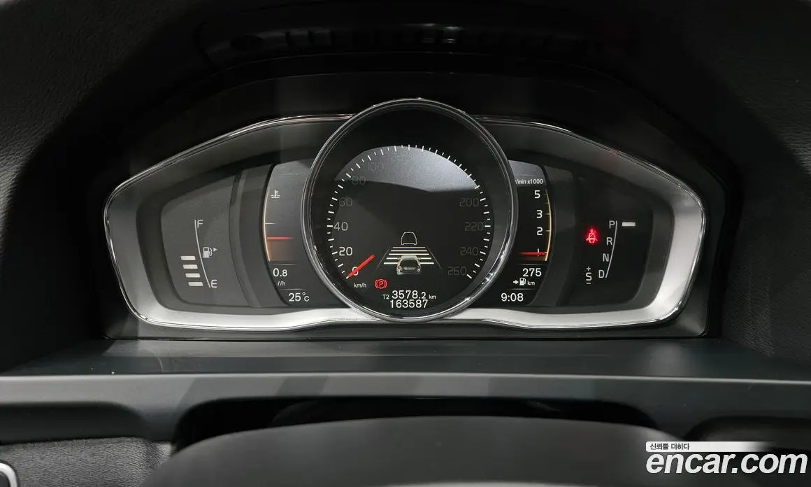 Volvo V60 2017 2.0 автомат (гидро), фото 8
