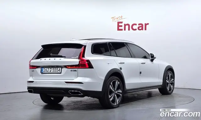 Volvo V60 2020 2.0 автомат (гидро), миниатюра 2