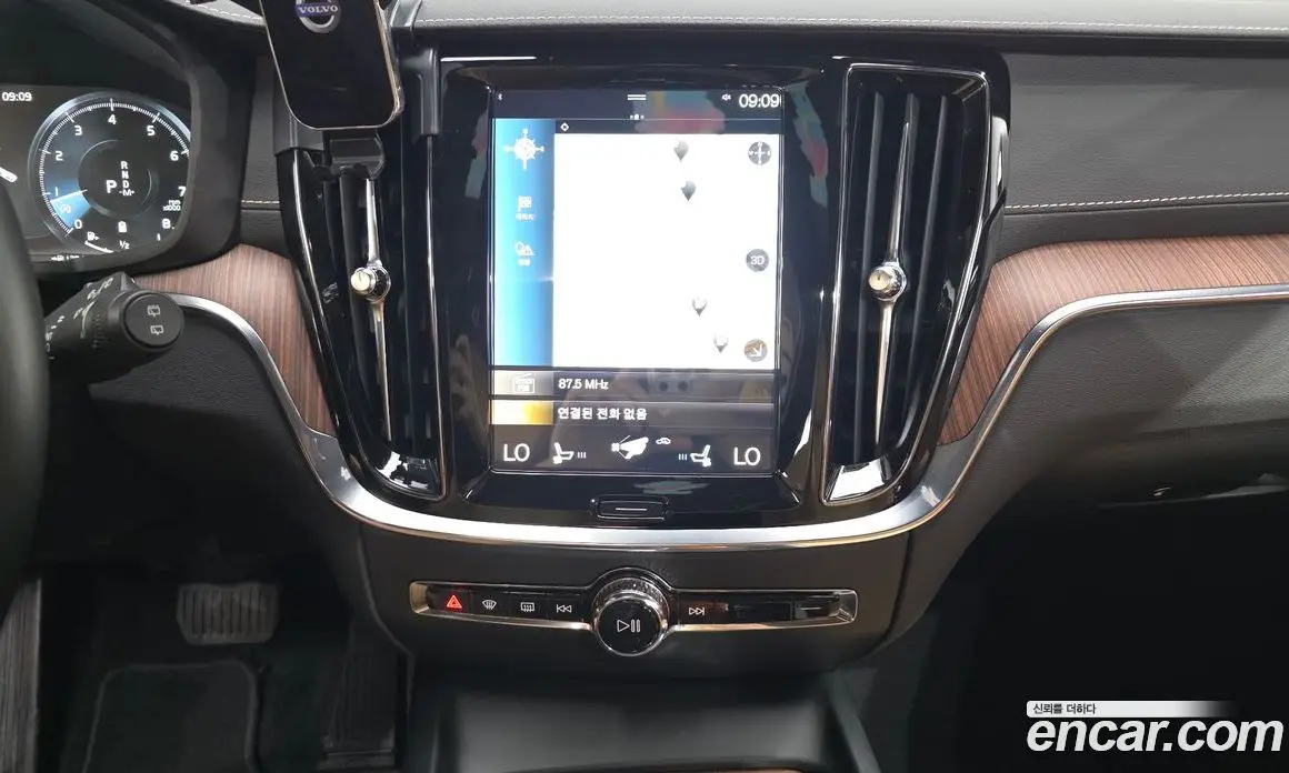 Volvo V60 2020 2.0 автомат (гидро), фото 15