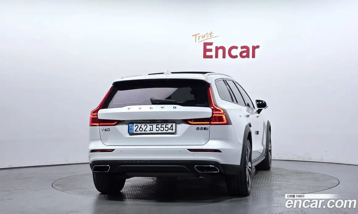 Volvo V60 2020 2.0 автомат (гидро), фото 4