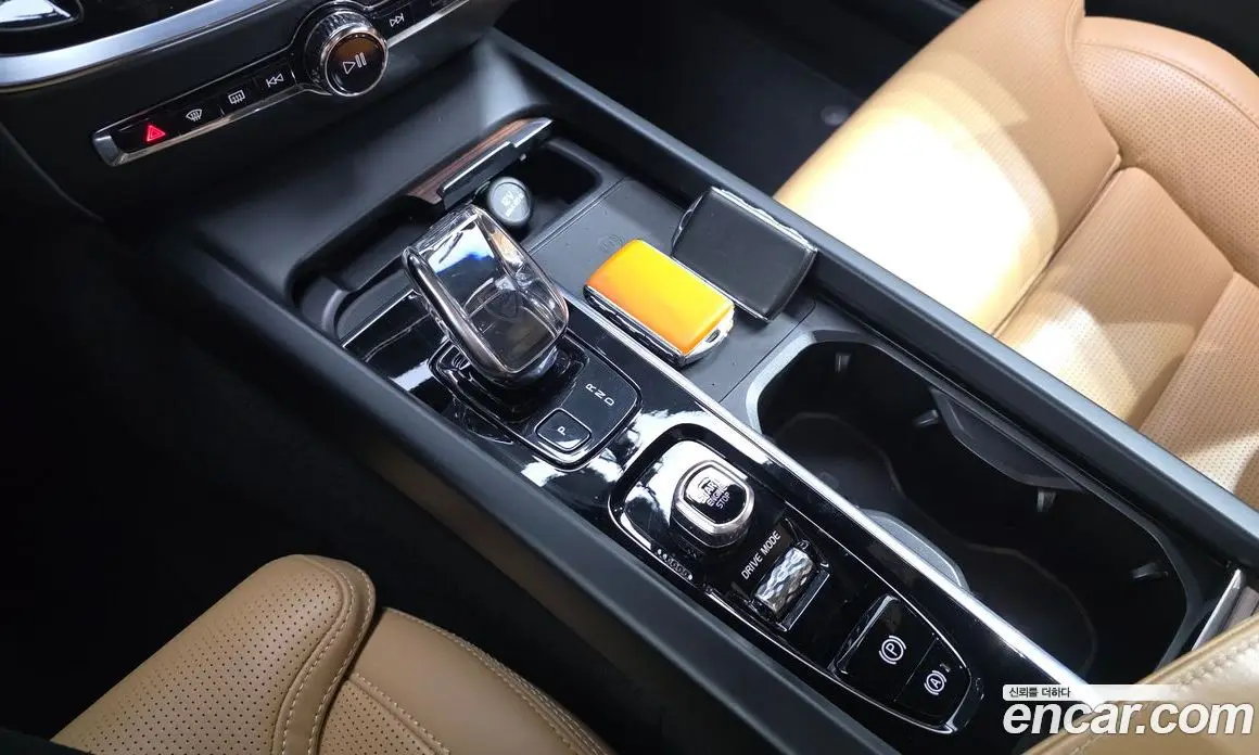 Volvo V60 2020 2.0 автомат (гидро), фото 9