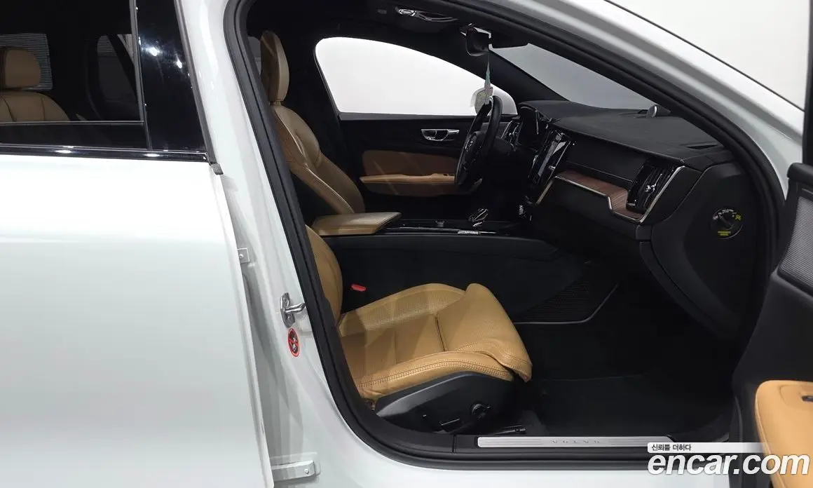 Volvo V60 2020 2.0 автомат (гидро), фото 10