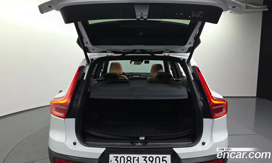Volvo XC40 2020 2.0 автомат (гидро), фото 26