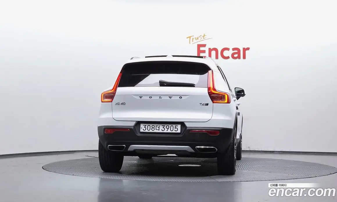 Volvo XC40 2020 2.0 автомат (гидро), фото 4