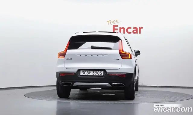Volvo XC40 2020 2.0 автомат (гидро), миниатюра 4