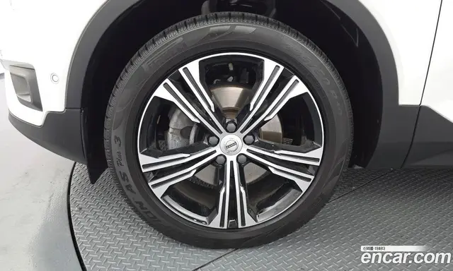 Volvo XC40 2020 2.0 автомат (гидро), миниатюра 5