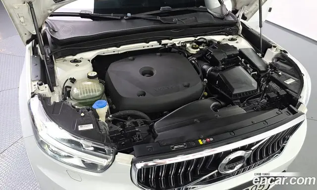 Volvo XC40 2020 2.0 автомат (гидро), миниатюра 6