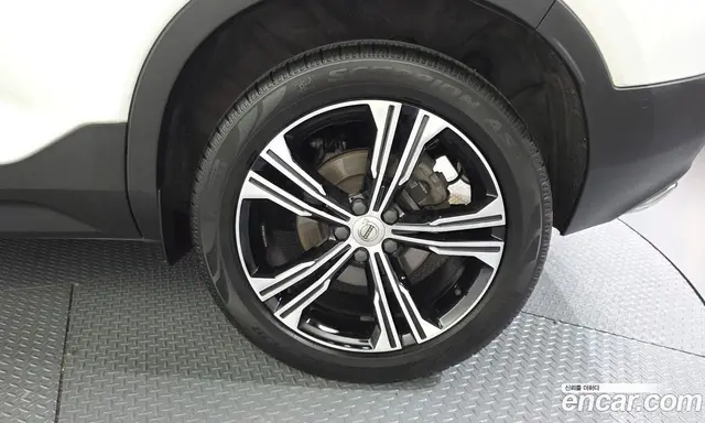 Volvo XC40 2020 2.0 автомат (гидро), миниатюра 7