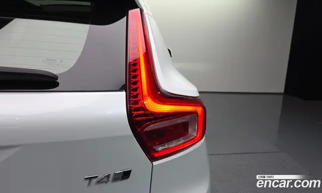 Volvo XC40 2020 2.0 автомат (гидро), миниатюра 9