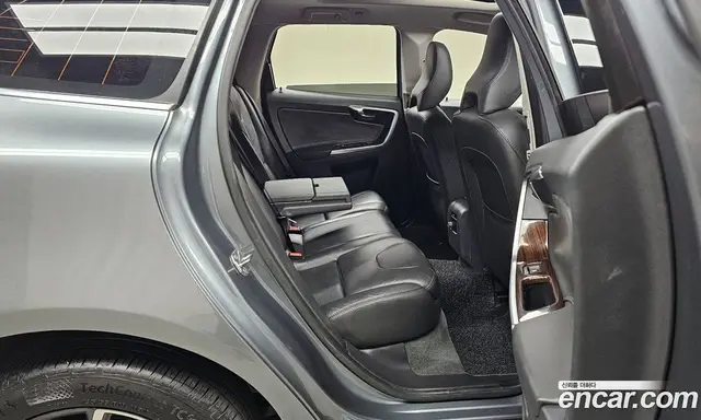 Volvo XC60 2017 2.4 автомат (гидро), миниатюра 12