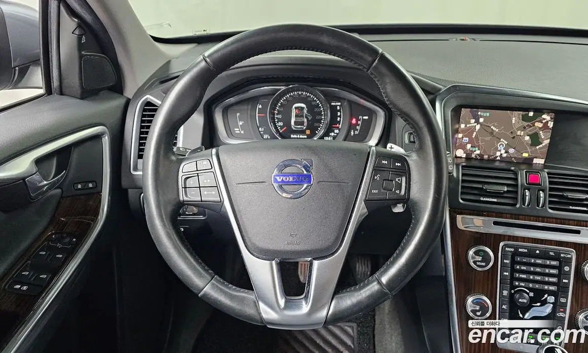 Volvo XC60 2017 2.4 автомат (гидро), фото 13