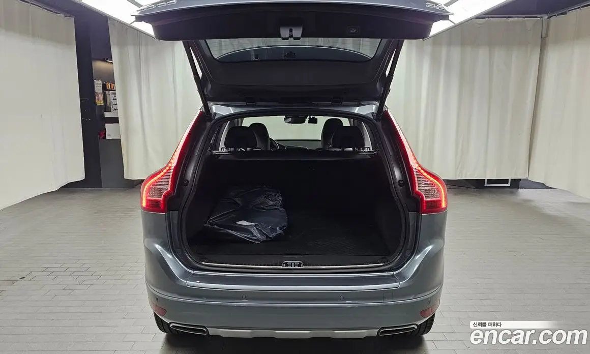 Volvo XC60 2017 2.4 автомат (гидро), фото 20