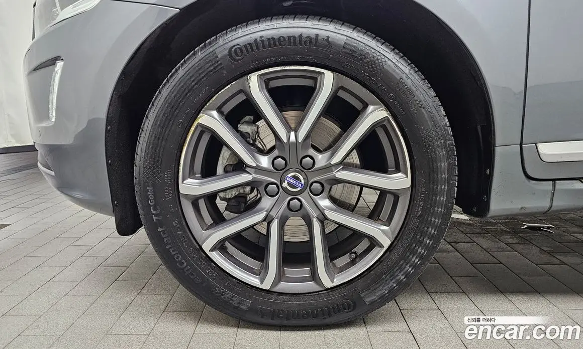 Volvo XC60 2017 2.4 автомат (гидро), фото 5