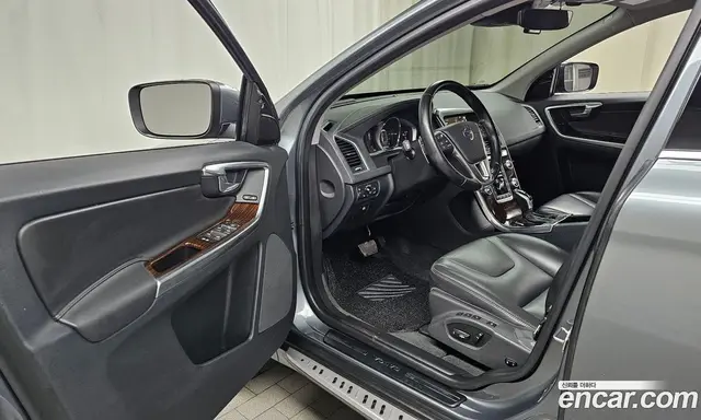 Volvo XC60 2017 2.4 автомат (гидро), миниатюра 10