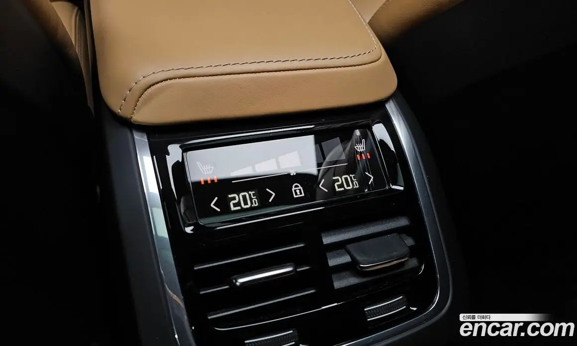 Volvo XC60 2019 2.0 автомат (гидро), фото 25