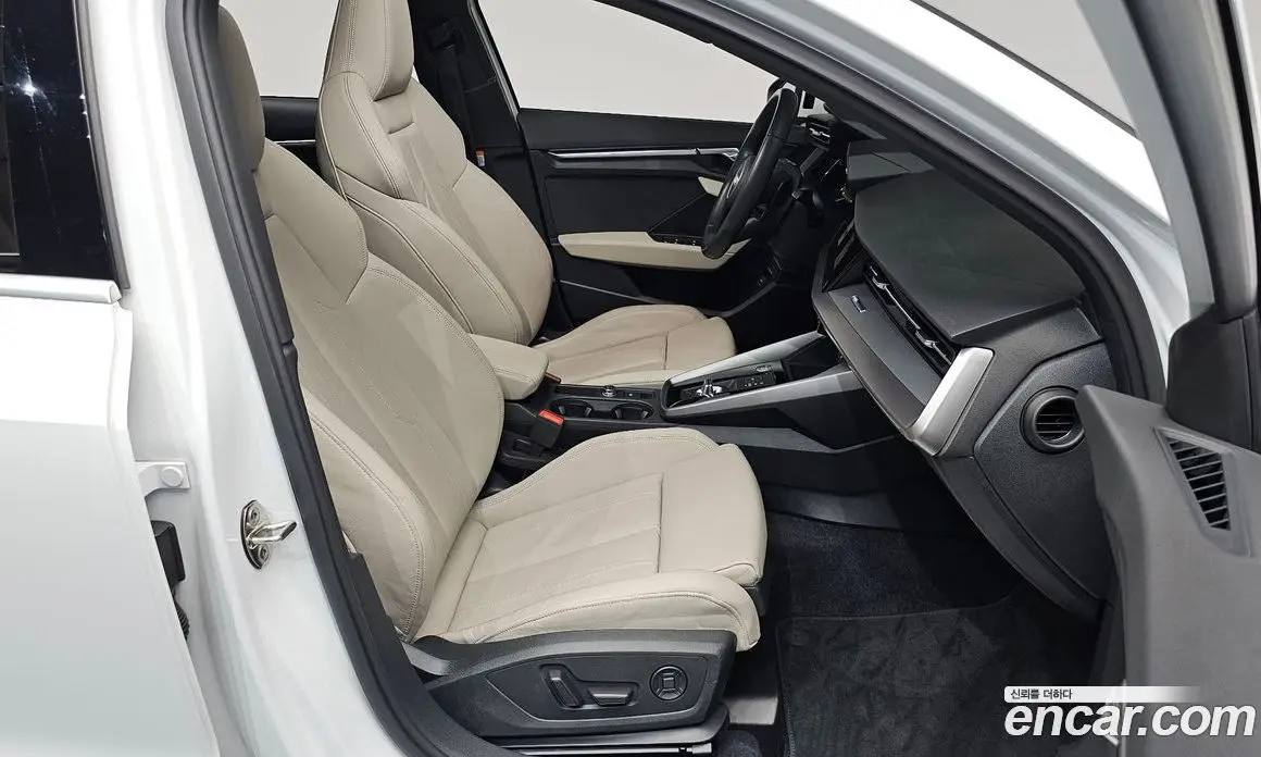 Audi A3 2023 2.0 автомат (гидро), фото 16