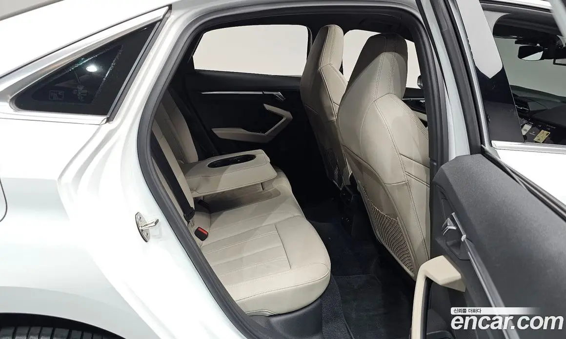 Audi A3 2023 2.0 автомат (гидро), фото 17