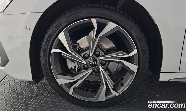 Audi A3 2023 2.0 автомат (гидро), миниатюра 5