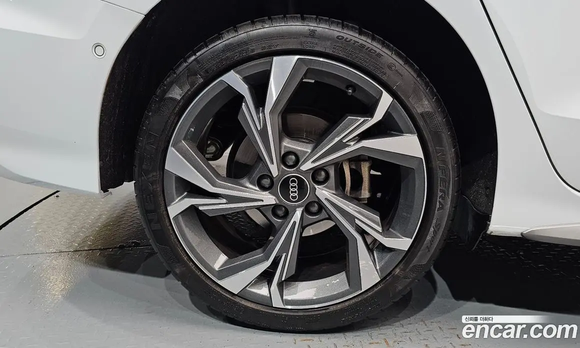 Audi A3 2023 2.0 автомат (гидро), фото 7