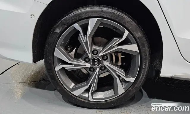 Audi A3 2023 2.0 автомат (гидро), миниатюра 7
